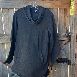 Cable & Gauge Dark Gray Tunic Top